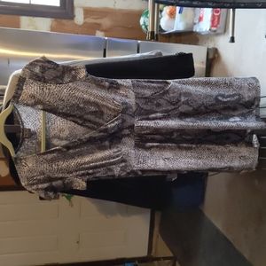 Animal print dress with pockets